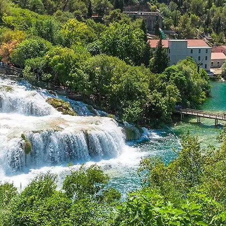 Antique - Old Town *