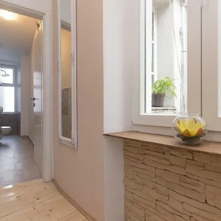 Antique - Old Town *