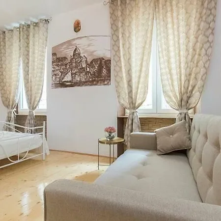 Antique - Old Town *