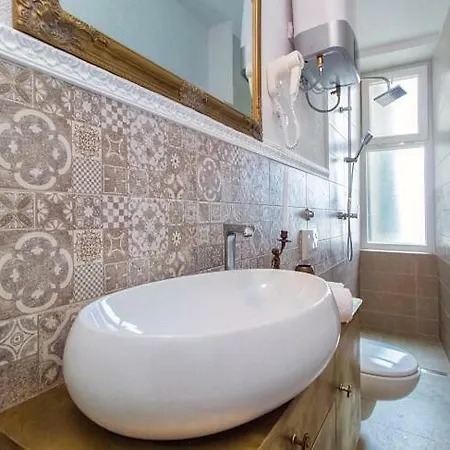 Antique - Old Town Apartment *