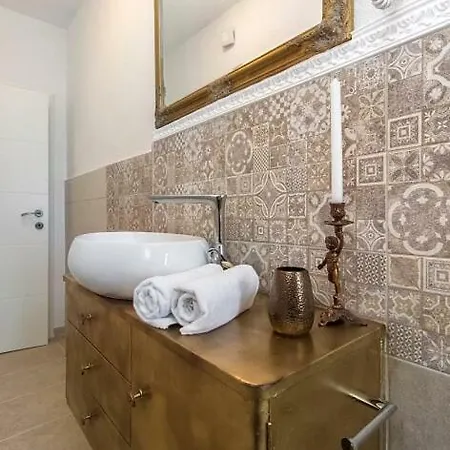 Antique - Old Town Apartment