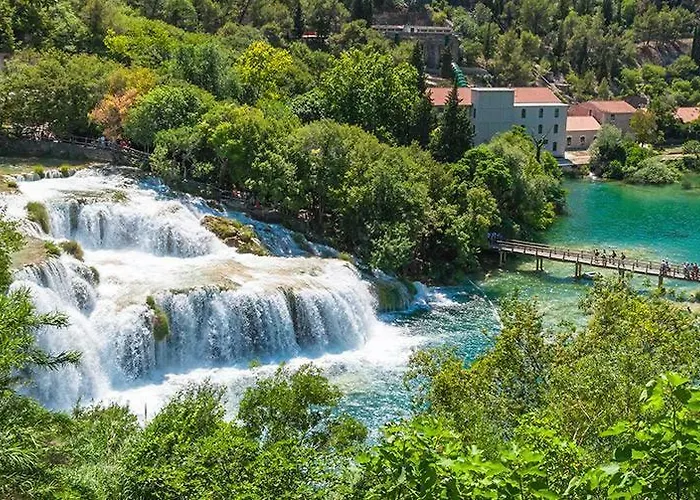 Antique - Old Town *