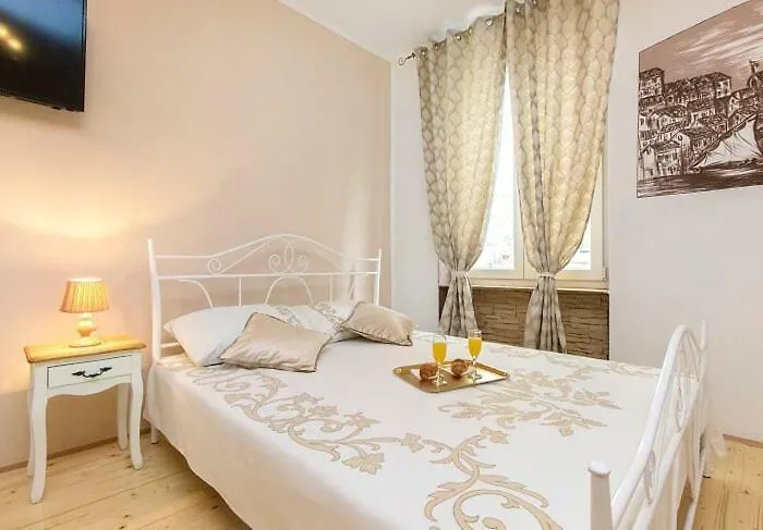 Apartament Antique - Old Town *