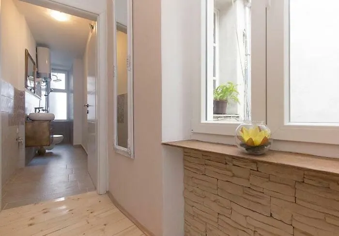 Antique - Old Town *