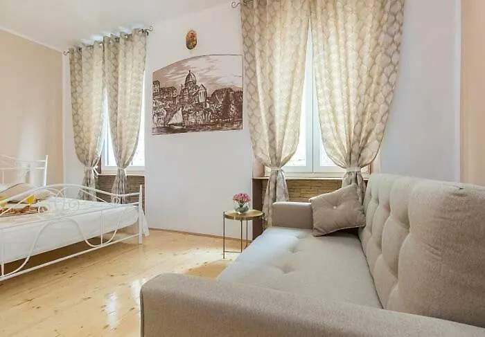 Antique - Old Town *